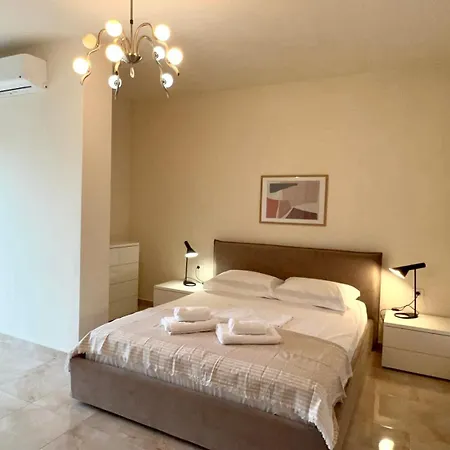 Art Vacation For 7 Guests In Center * Durres